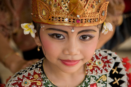 Indonesia, Jakarta, July 2006.
Balinese dancers.
Young Balinese dancers in traditional costume.
