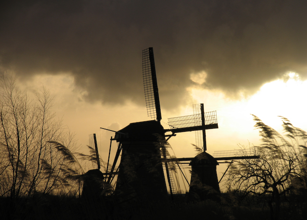 The Netherlands, Kinderdijk,
January 2005.
Dutch windmills
Historic Dutch windmills at Kinderdijk. 
